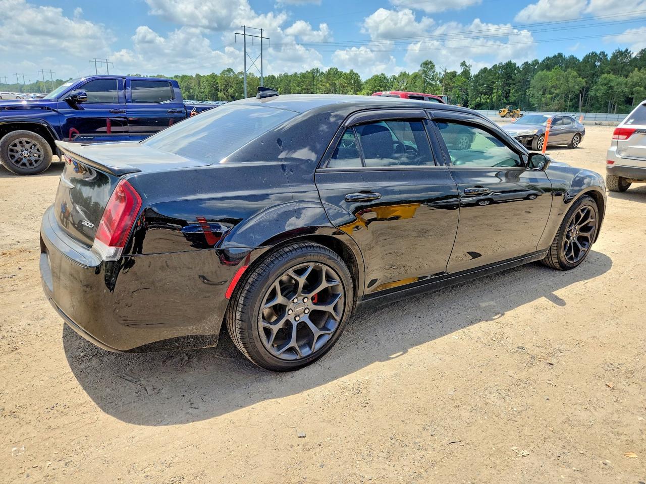 2019 Chrysler 300 Touring - Фото 3