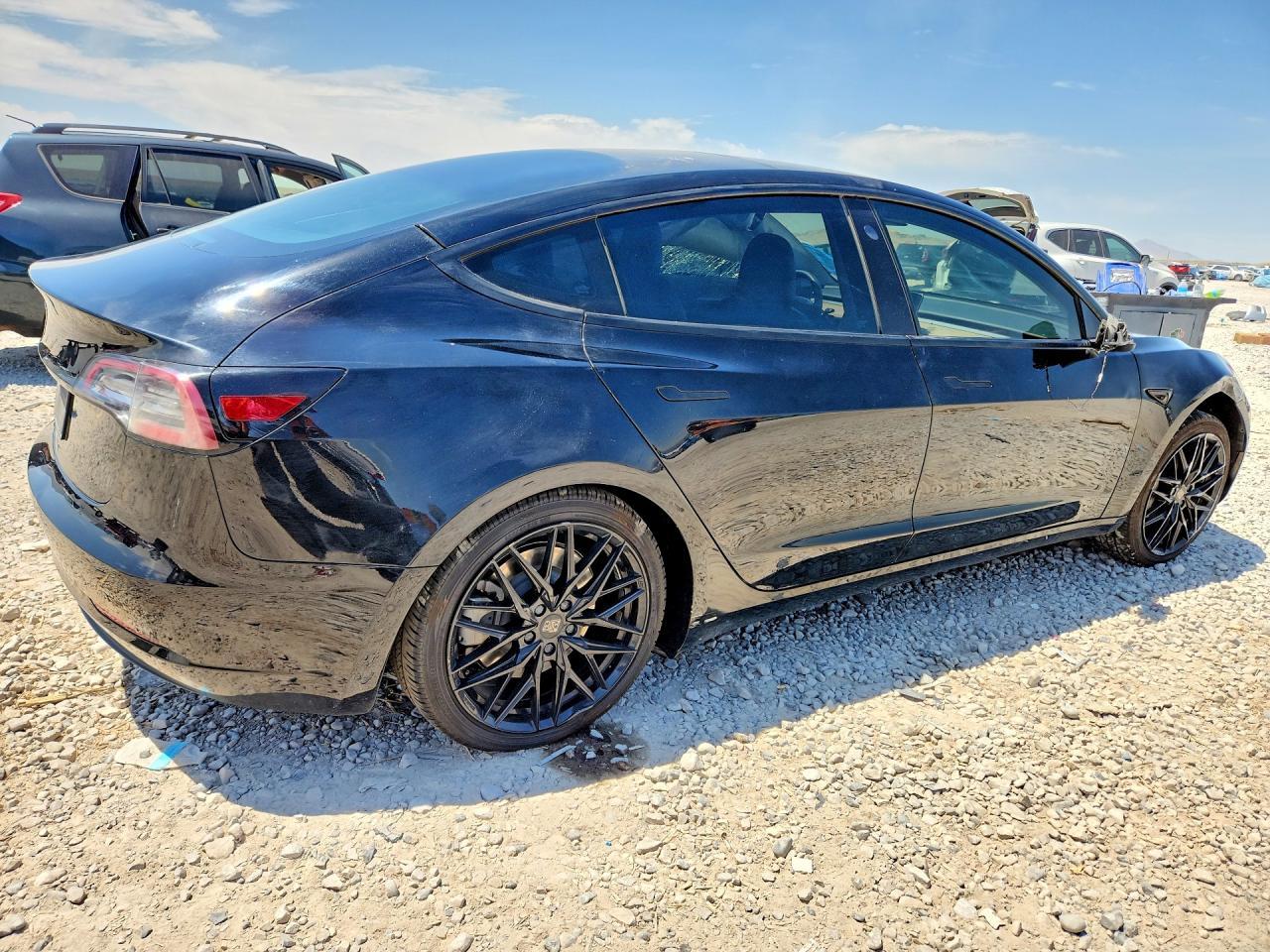 2022 Tesla Model 3 - Image 3