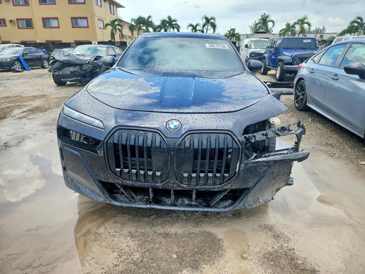 2025 BMW I7 xDrive60 - Фото 5