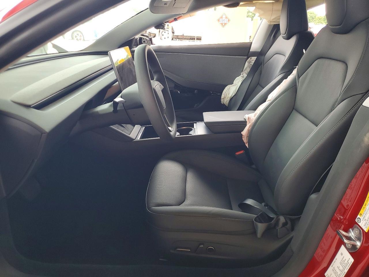 2026 Tesla Model 3 - Фото 7