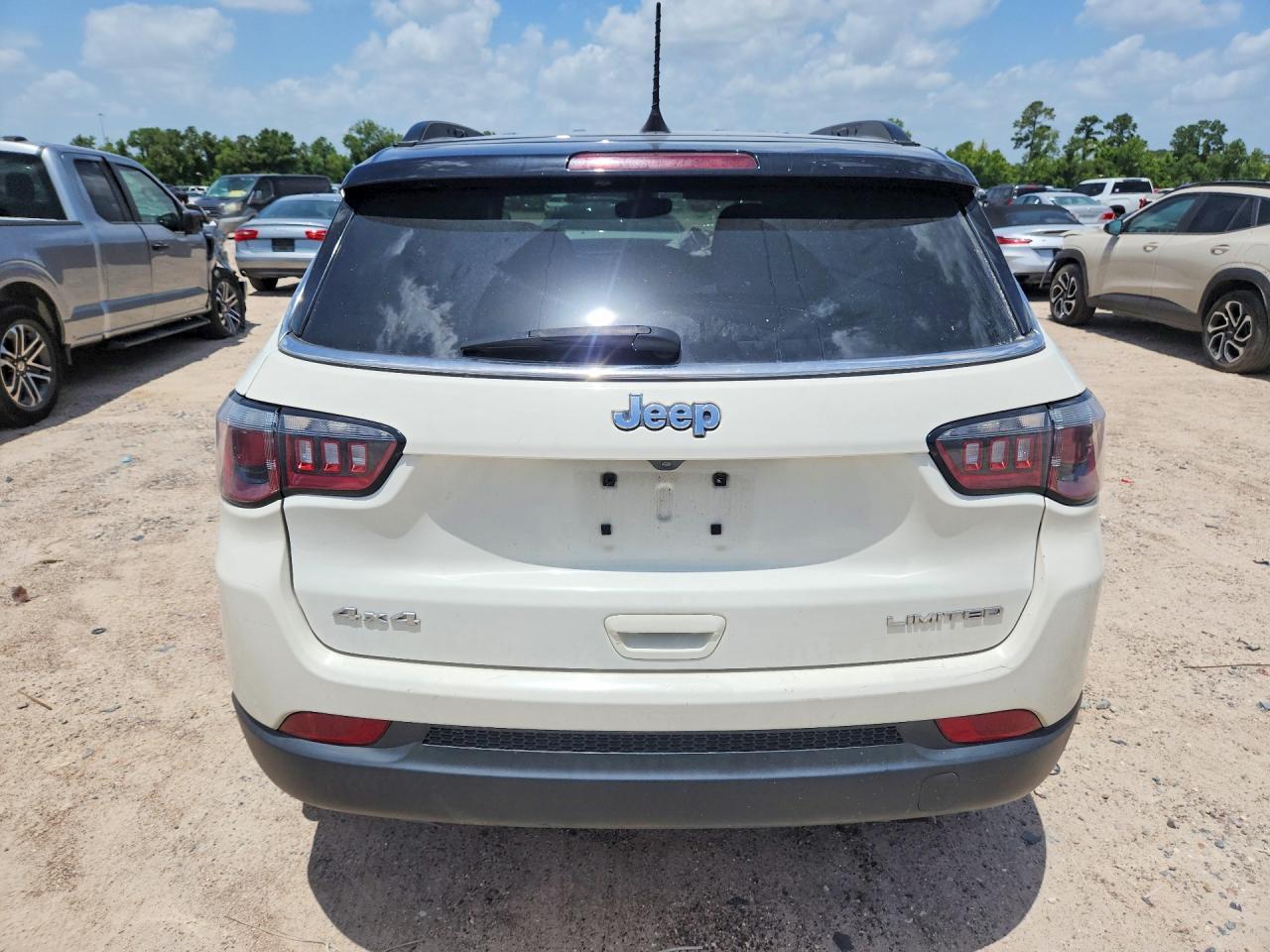 2020 Jeep Compas - Image 6