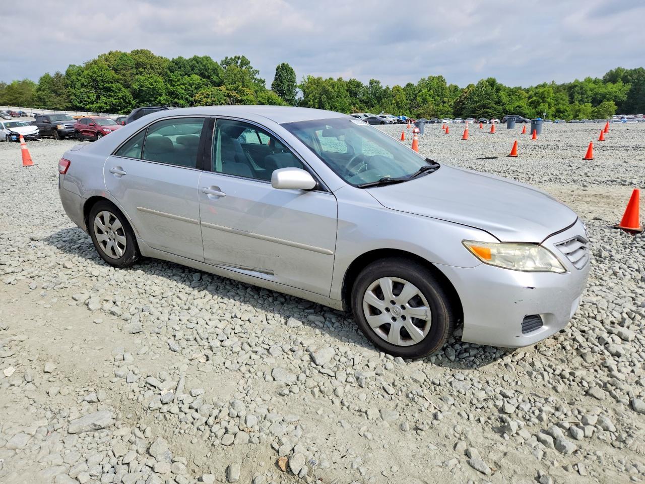 2010 Toyota Camry - Фото 4
