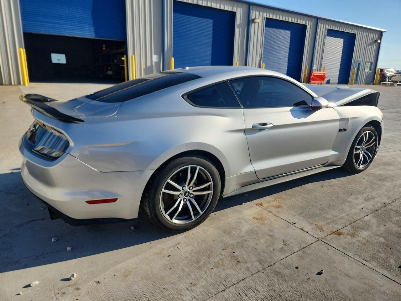 2017 Ford Mustang - Фото 3