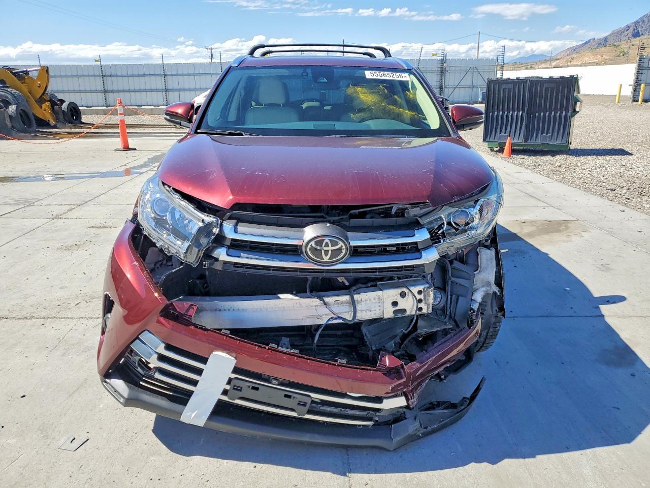 2017 Toyota Highlander Limited Platinum - Image 5