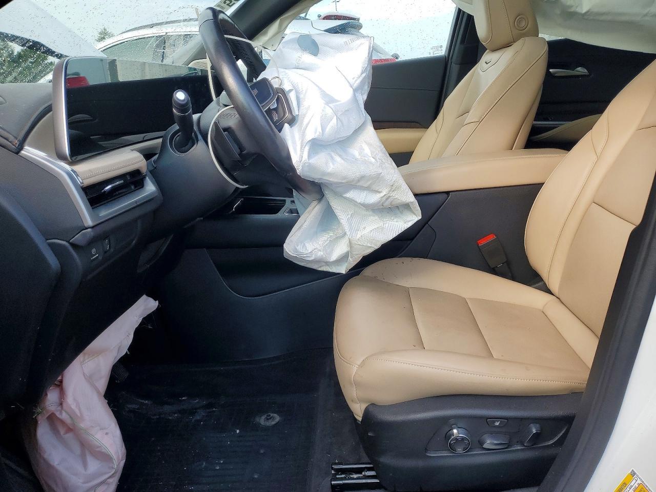 2024 Cadillac Xt4 Premium Luxury - Image 7