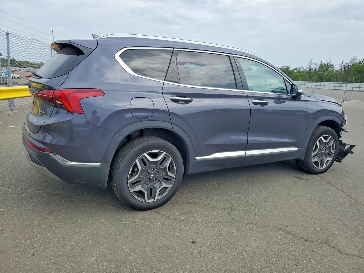 2022 Hyundai Santa Fe Limited - Image 3
