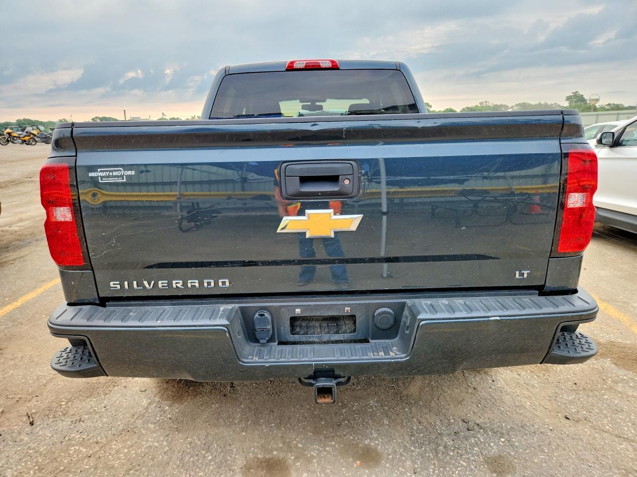 2017 Chevrolet Silverado - Image 6