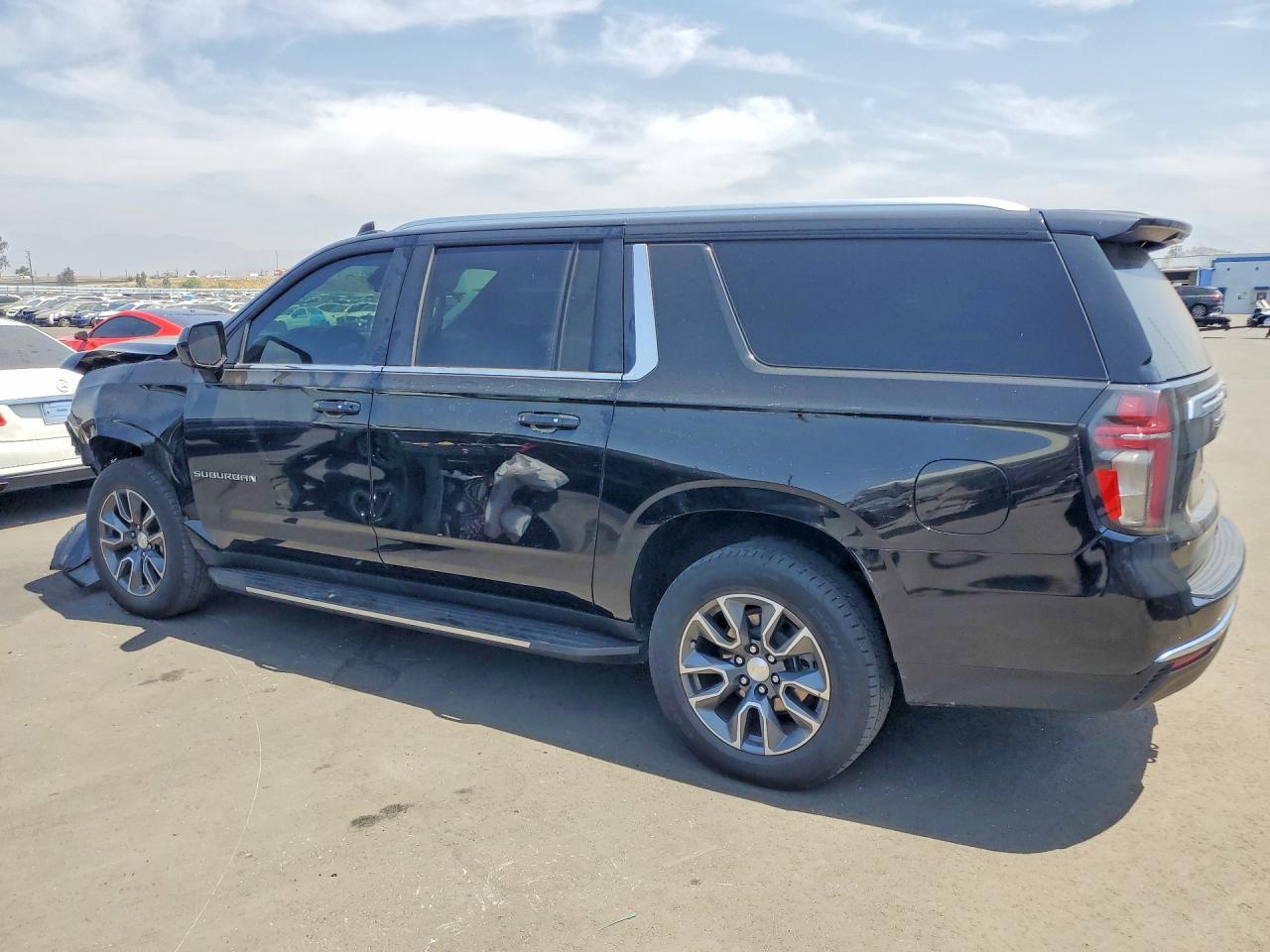 2023 Chevrolet Suburban K1500 Ls - Фото 2