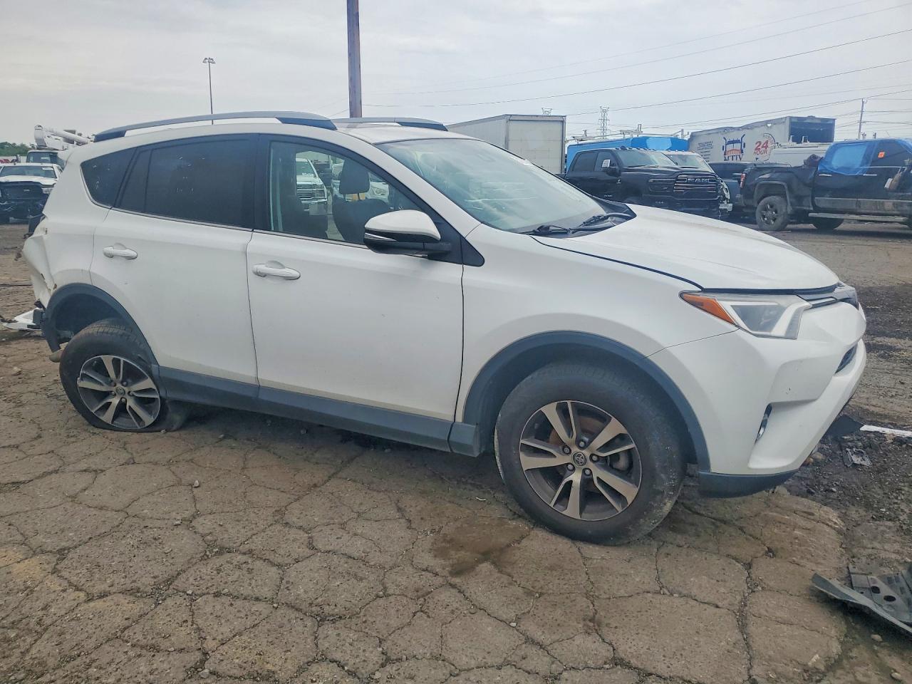 2018 Toyota Rav4 Xle - Image 4