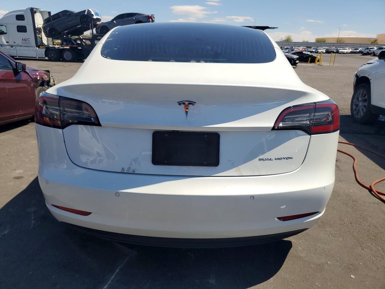 2020 Tesla Model 3 - Фото 6