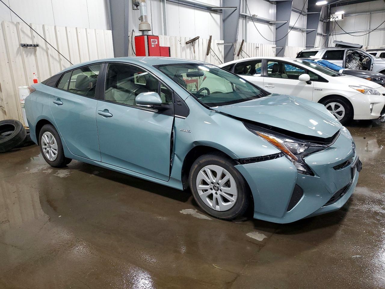 2016 Toyota Prius Two - Фото 4