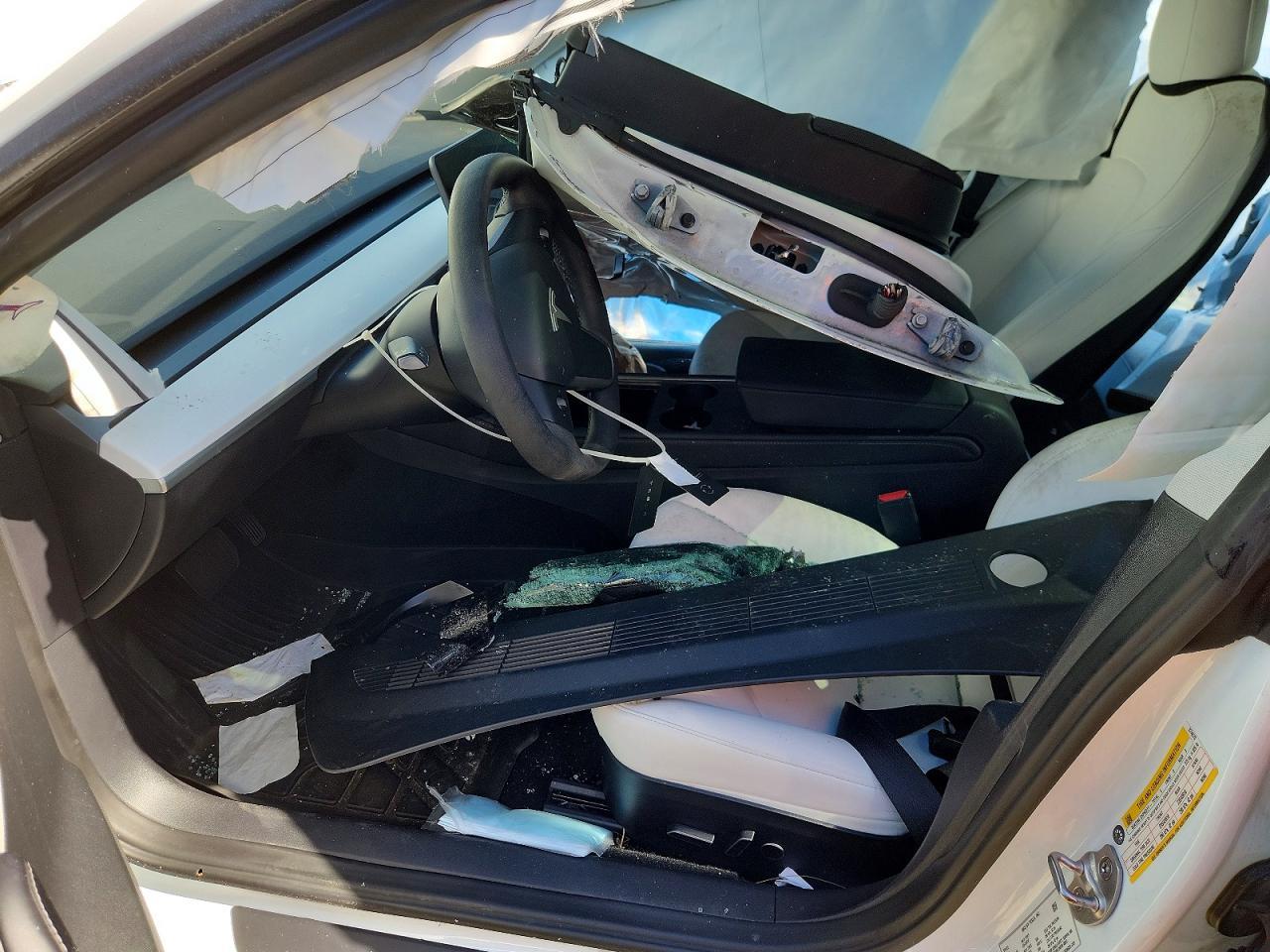 2022 Tesla Model 3 - Фото 7