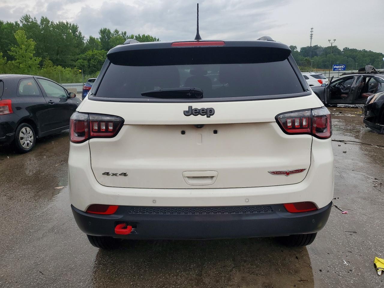 2019 Jeep Compass Trailhawk - Image 6
