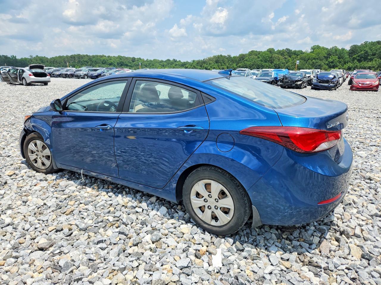 2016 Hyundai Elantra Se - Фото 2