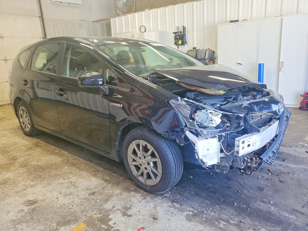 2016 Toyota Prius V Three - Фото 4