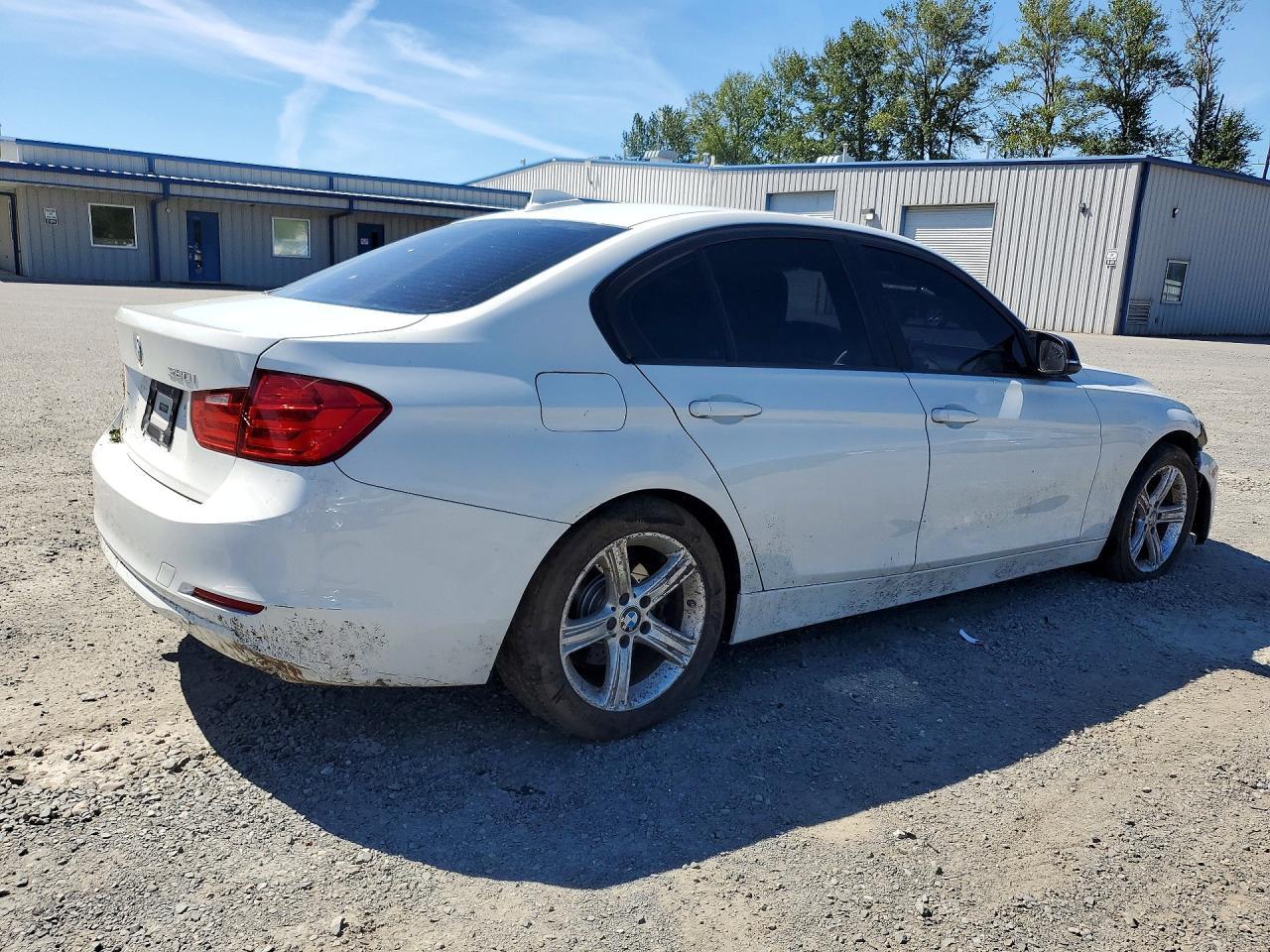 2015 BMW 320 I - Фото 3