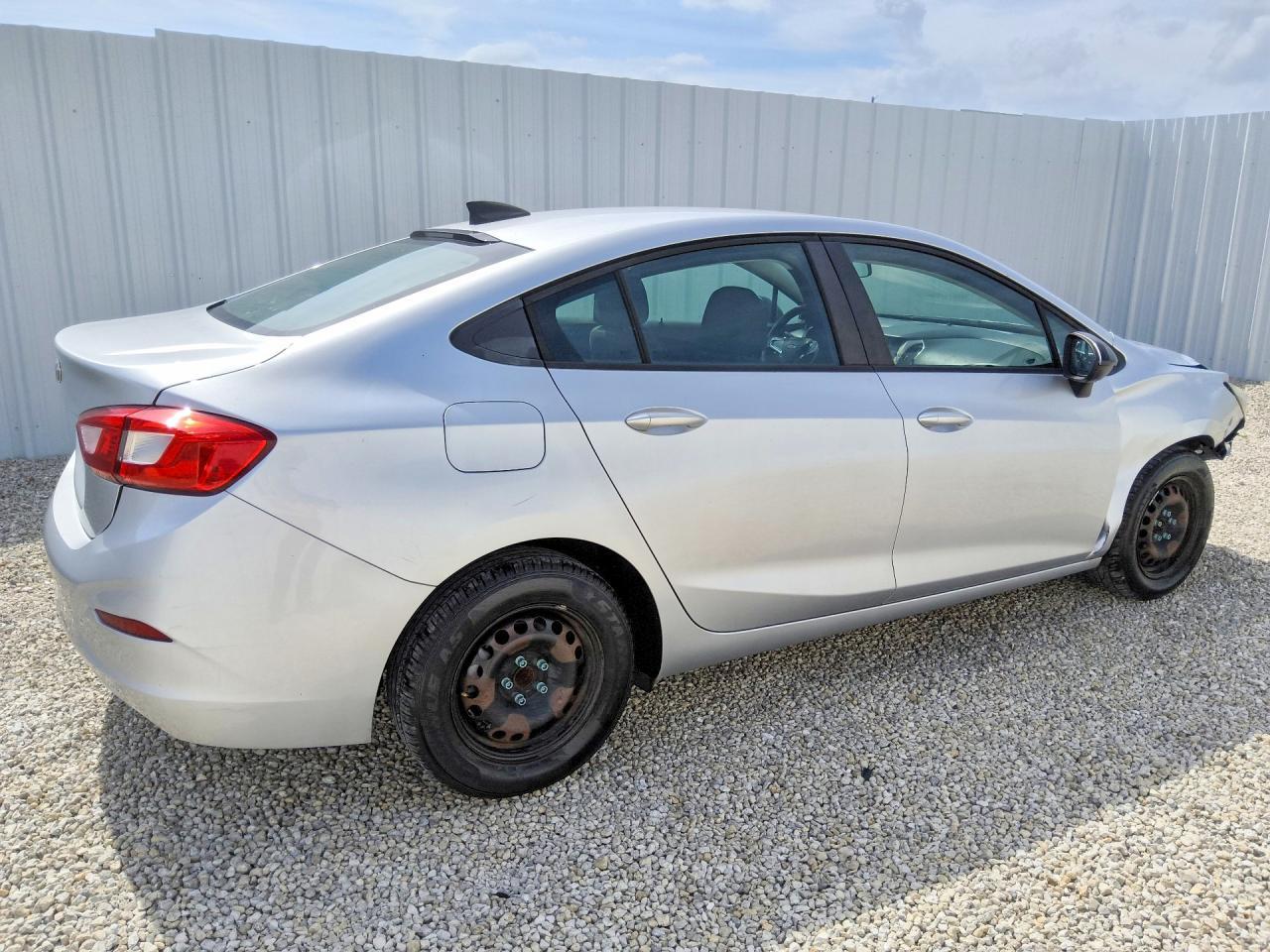 2018 Chevrolet Cruze Ls - Фото 3