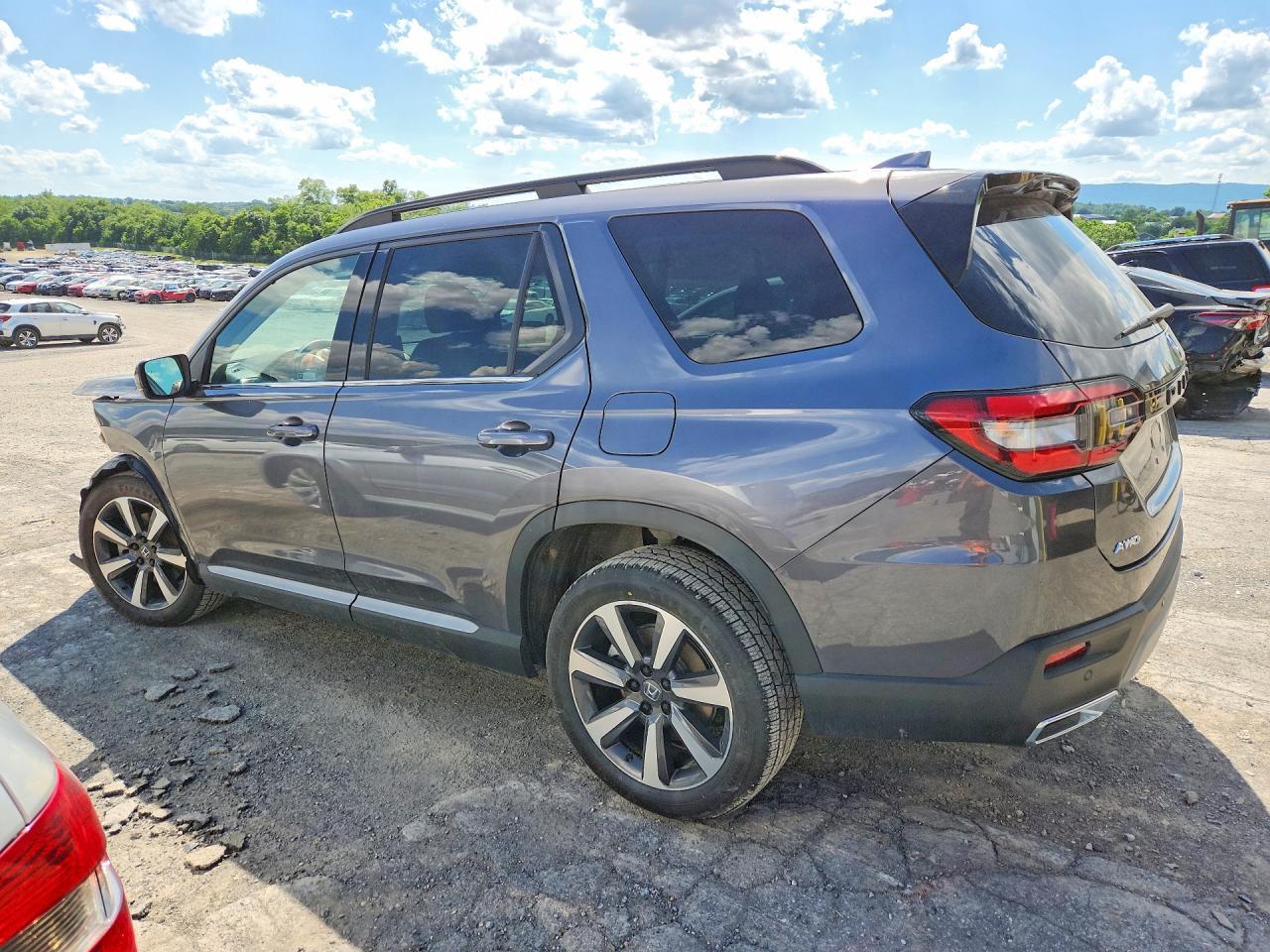 2023 Honda Pilot Touring - Фото 2