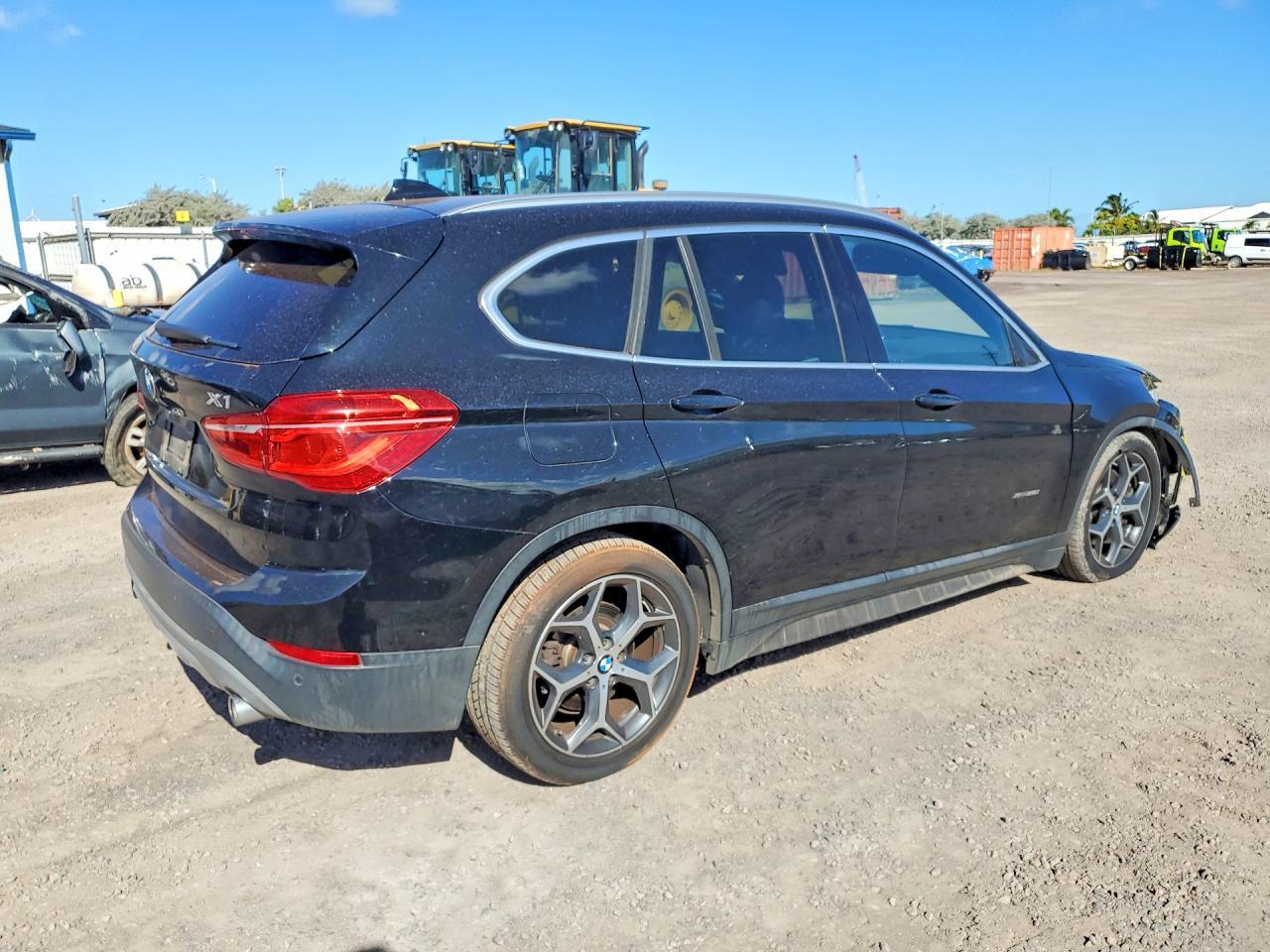 2017 BMW X1 xDrive28I - Фото 3
