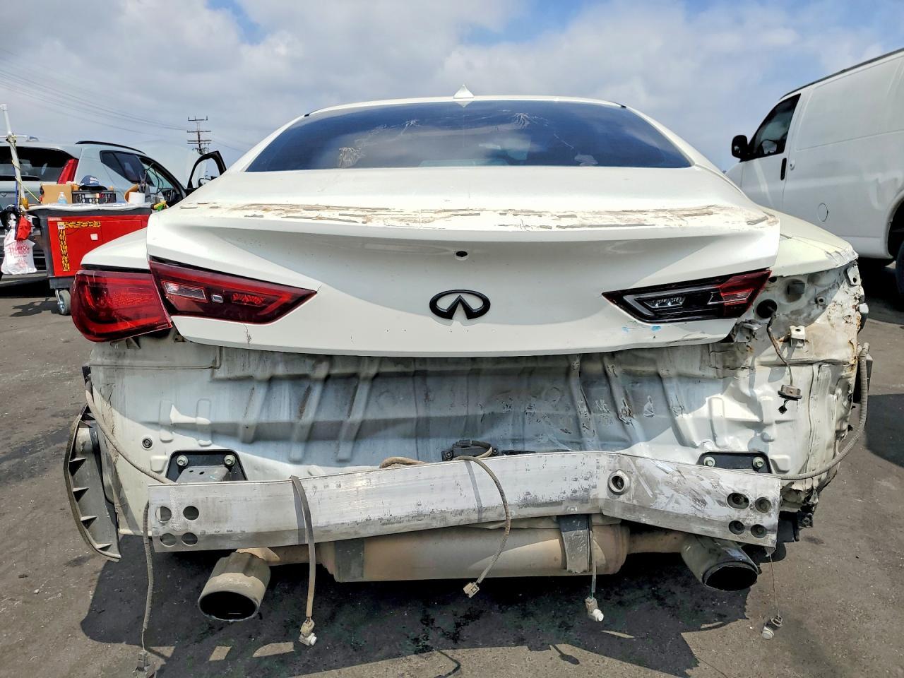 2019 Infiniti Q60 3.0T Luxe - Фото 6