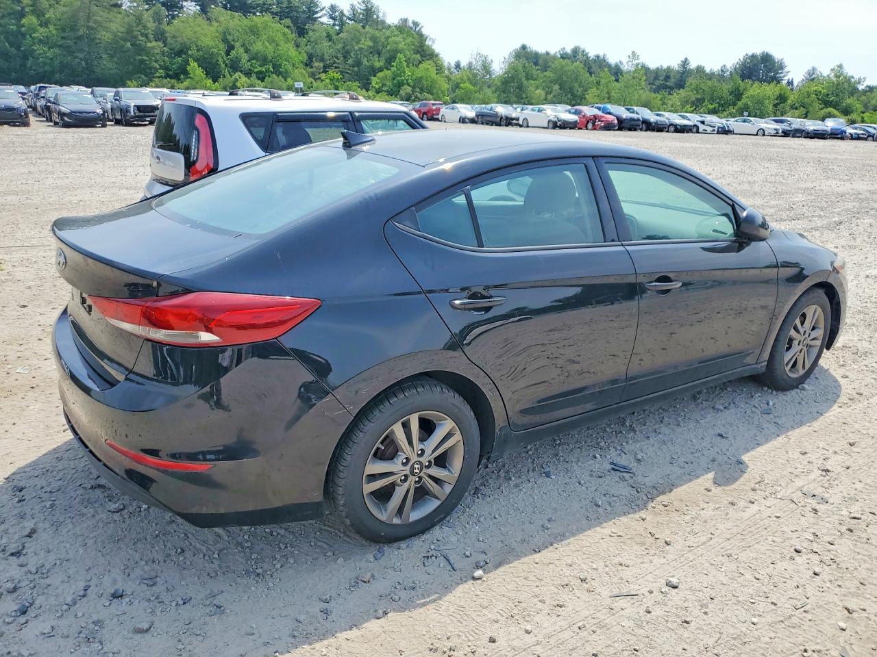2017 Hyundai Elantra Se - Image 3