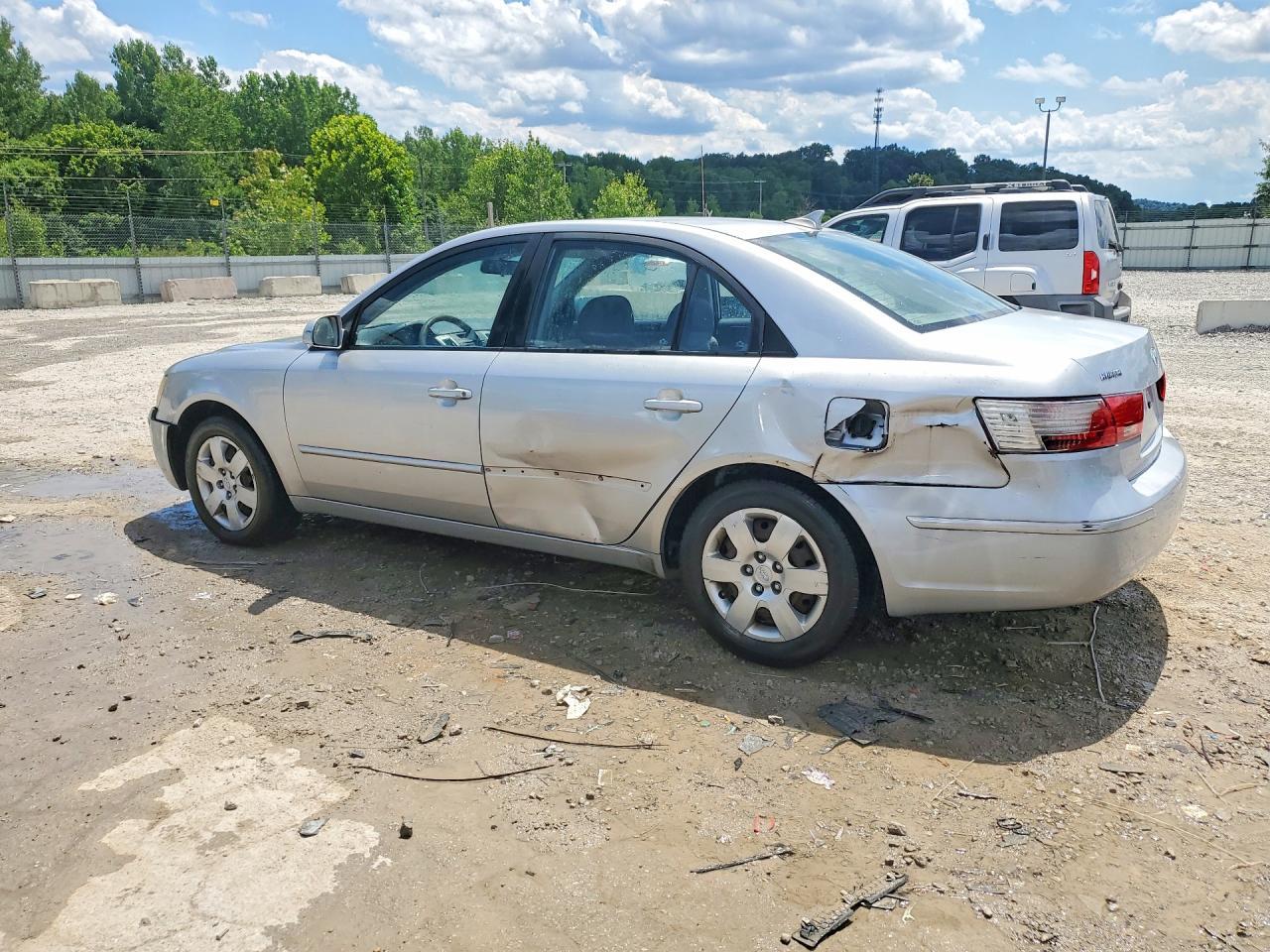 2010 Hyundai Sonata Gls - Image 2