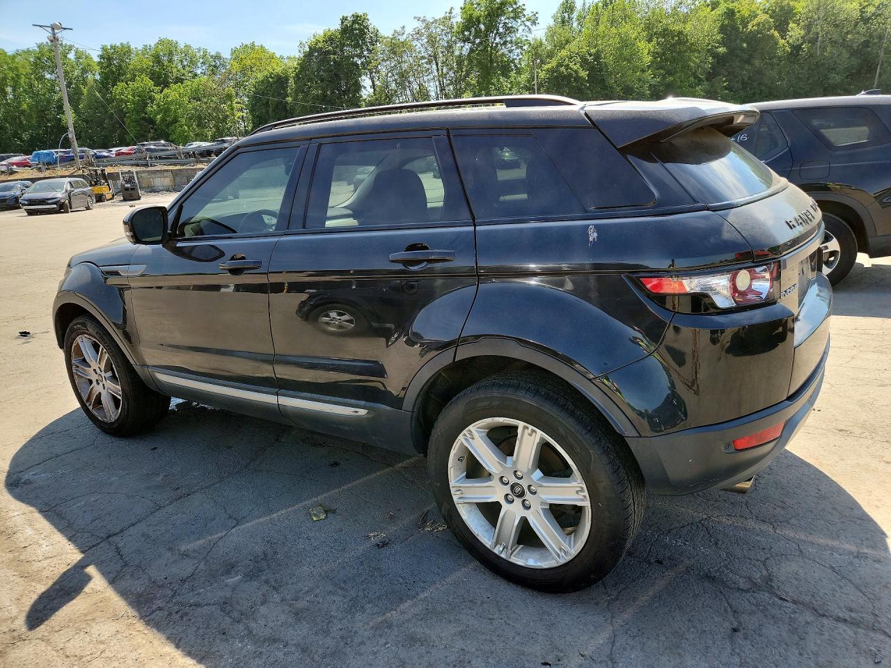 2013 Land Rover Range Rover Evoque Pure Premium - Image 2