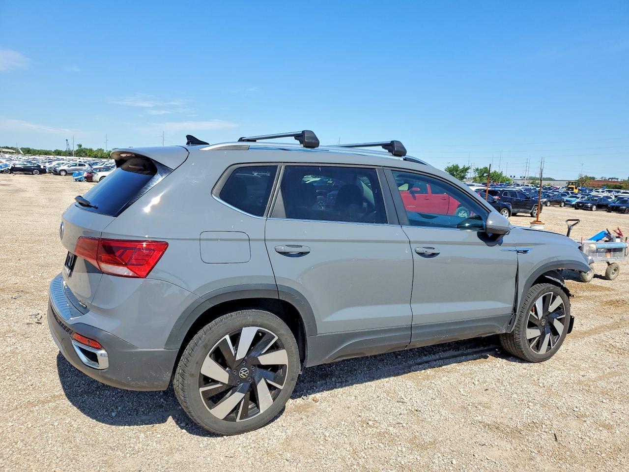 2024 Volkswagen Taos Sel - Image 3