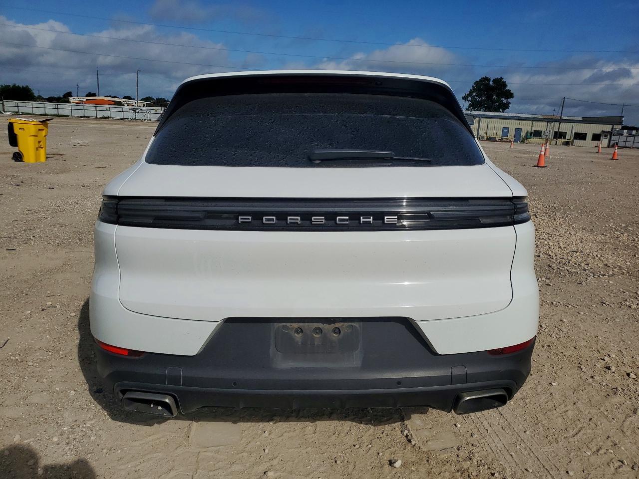 2024 Porsche Cayenne - Image 6