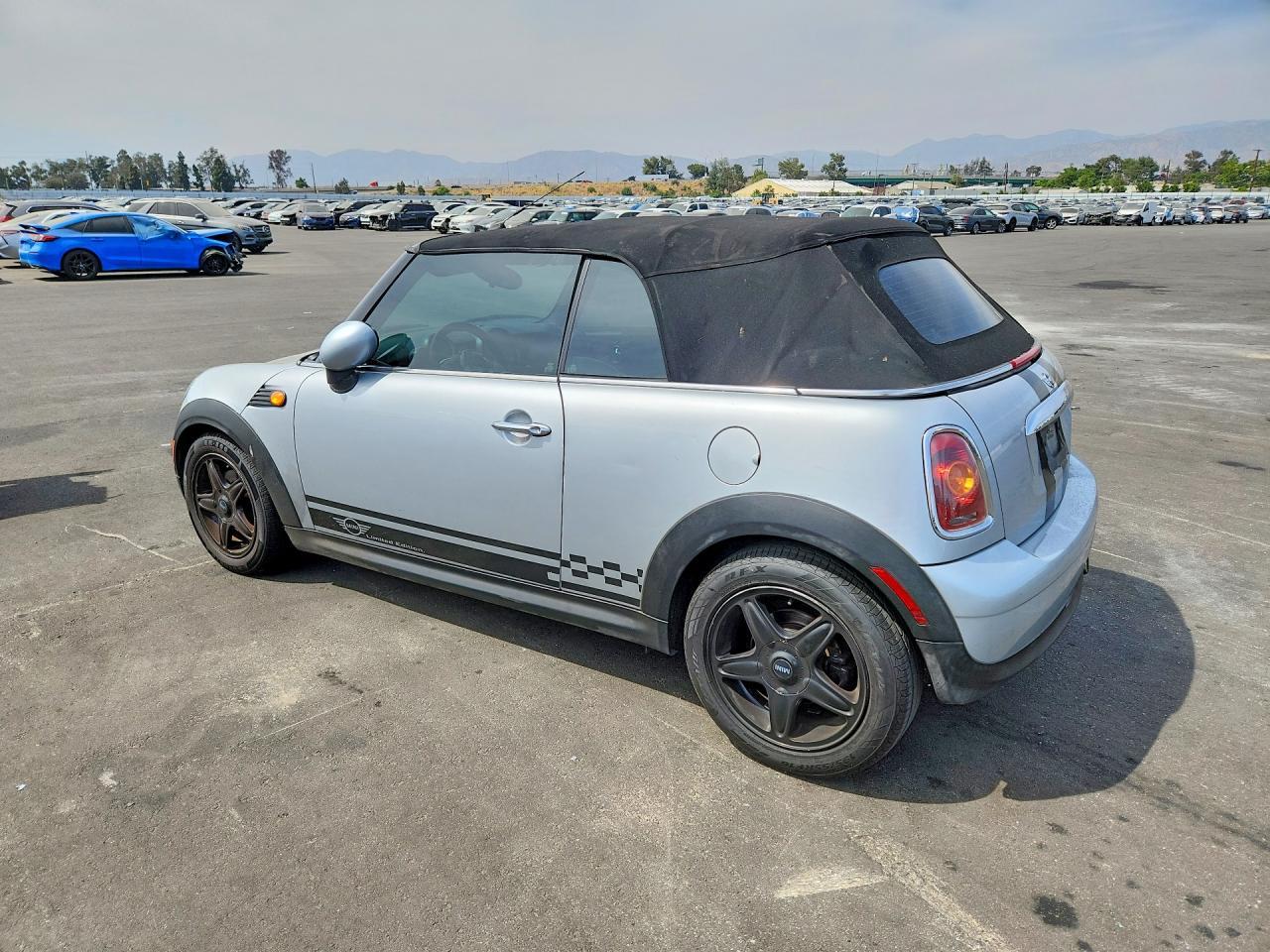 2010 Mini Cooper - Image 2
