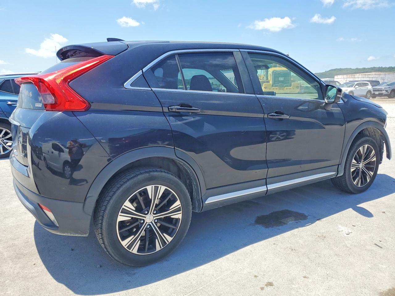 2020 Mitsubishi Eclipse Cross Se - Фото 3