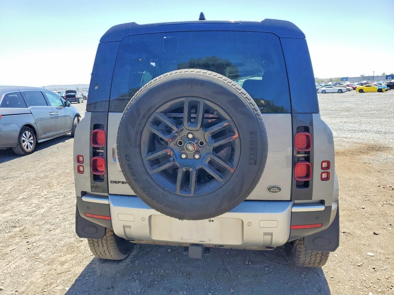 2021 Land Rover Defender 110 Se - Фото 6