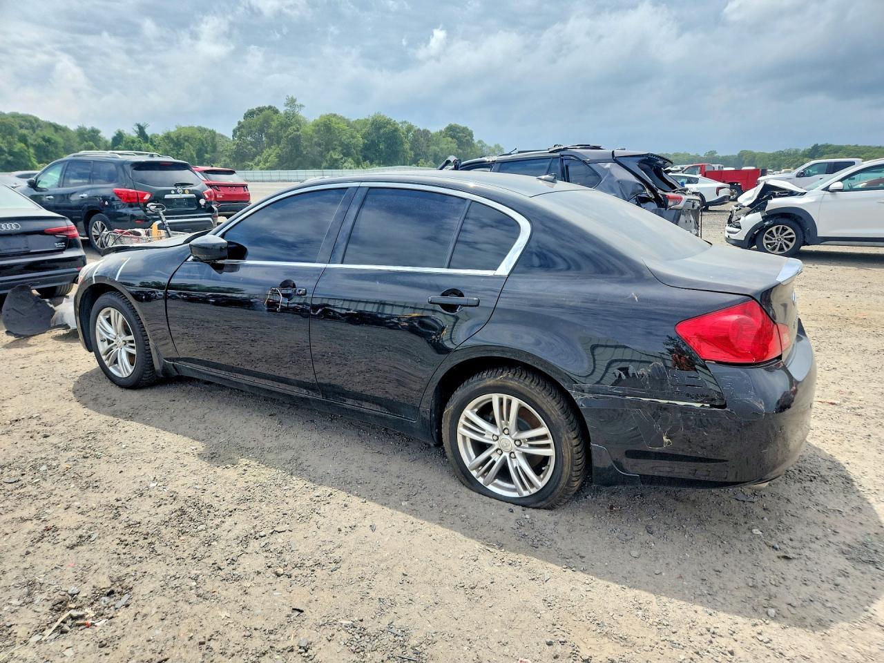 2013 Infiniti G37 Sedan X - Фото 2