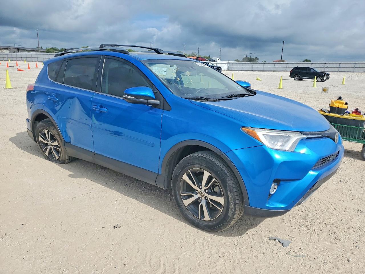 2018 Toyota Rav4 Xle - Image 4
