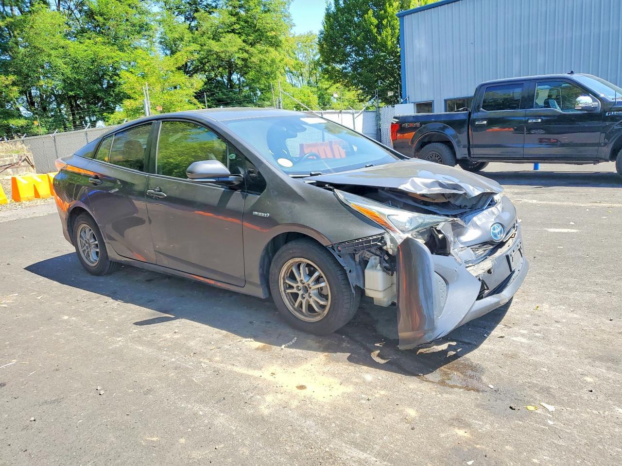 2018 Toyota Prius Two - Фото 4