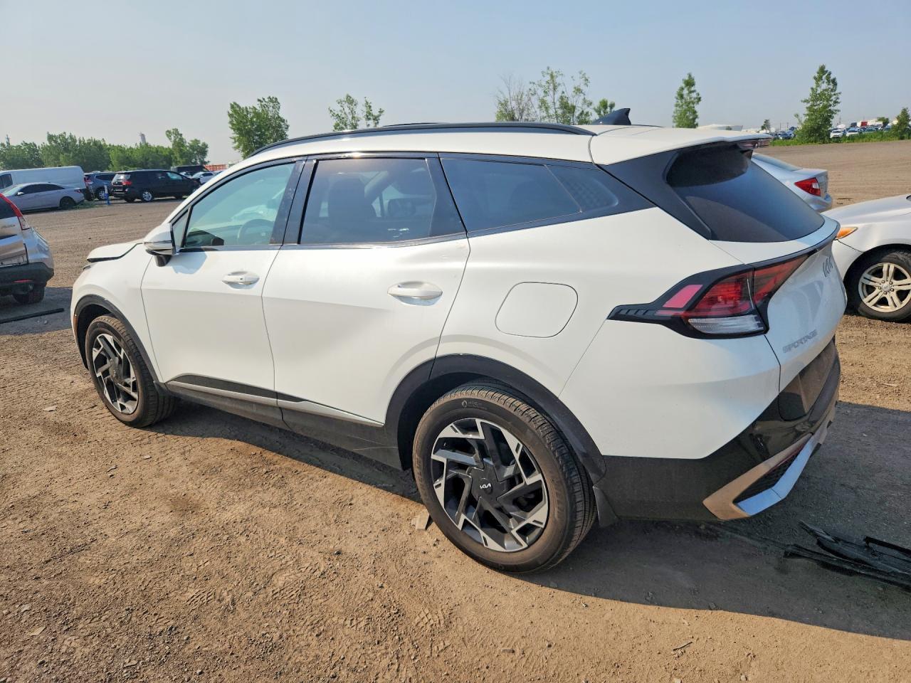 2024 Kia Sportage Ex - Image 2
