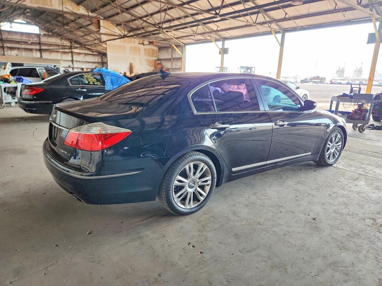 2011 Hyundai Genesis 4.6L - Фото 3