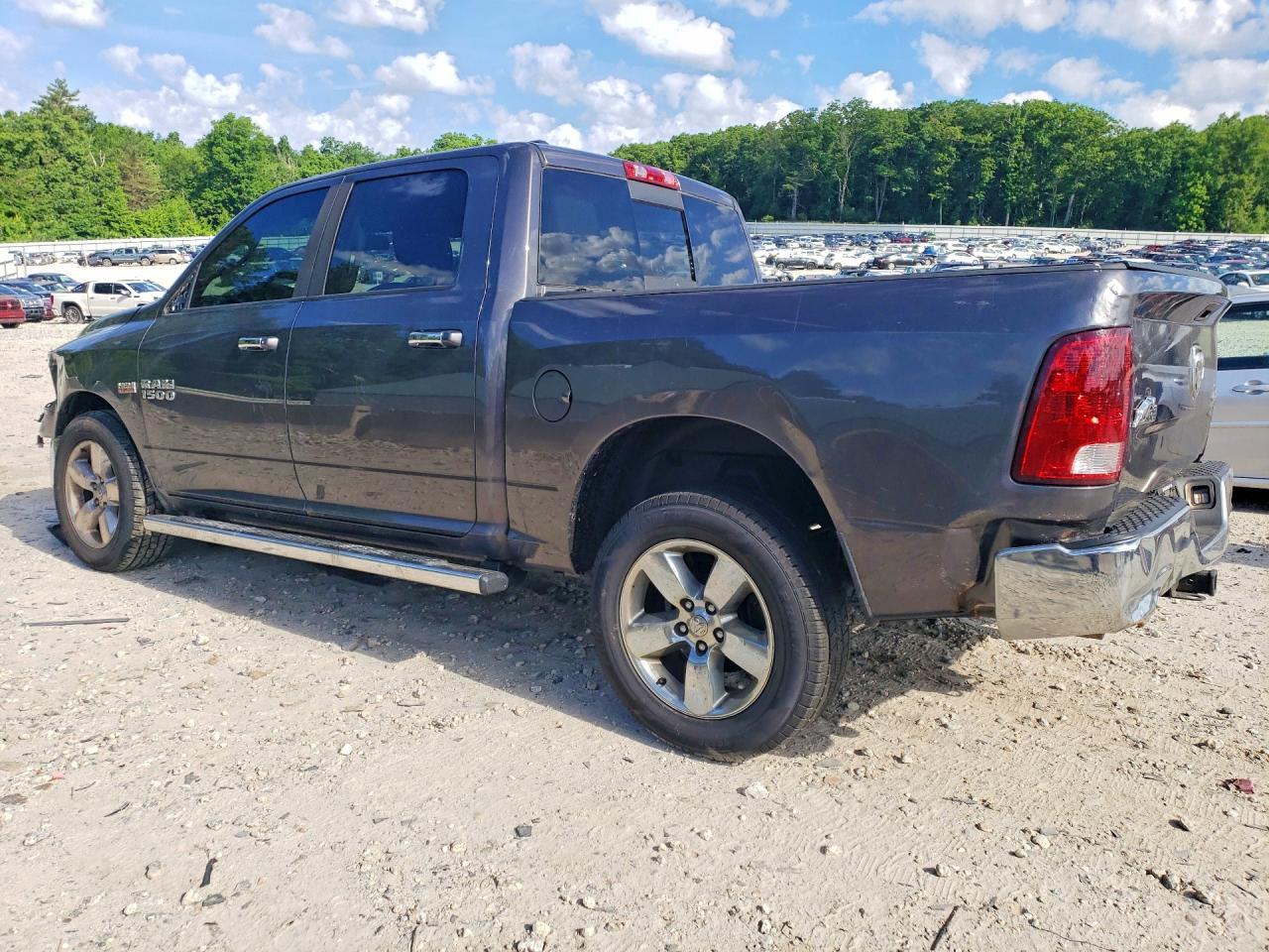 2015 Ram 1500 Slt - Image 2