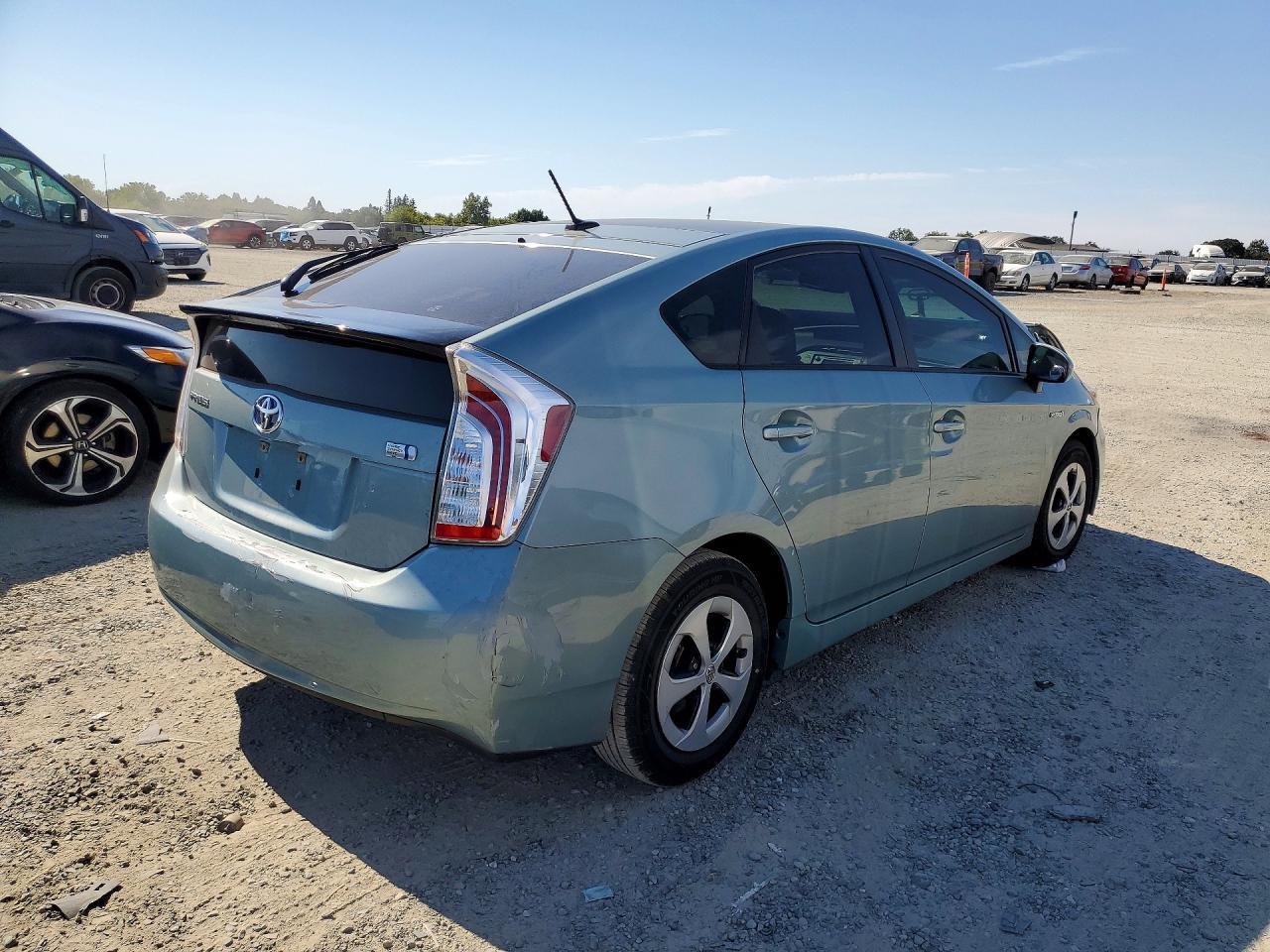 2013 Toyota Prius Three - Фото 3