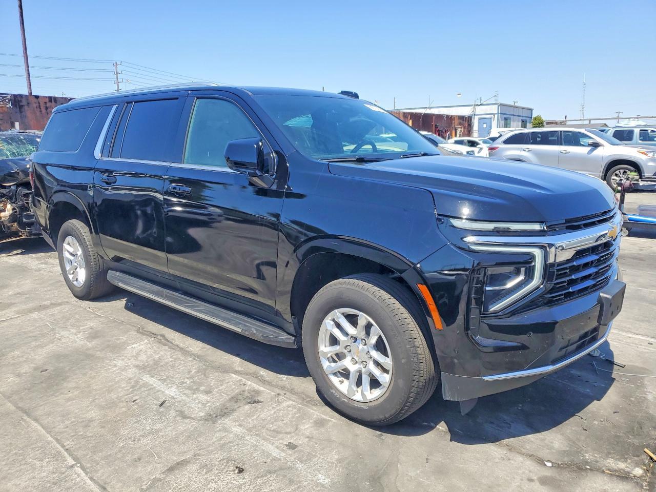 2025 Chevrolet Suburban C1500 Ls - Фото 4