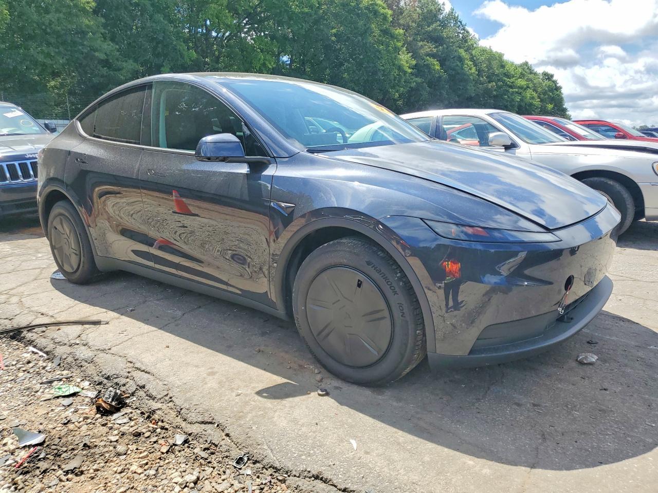 2026 Tesla Model Y - Image 4