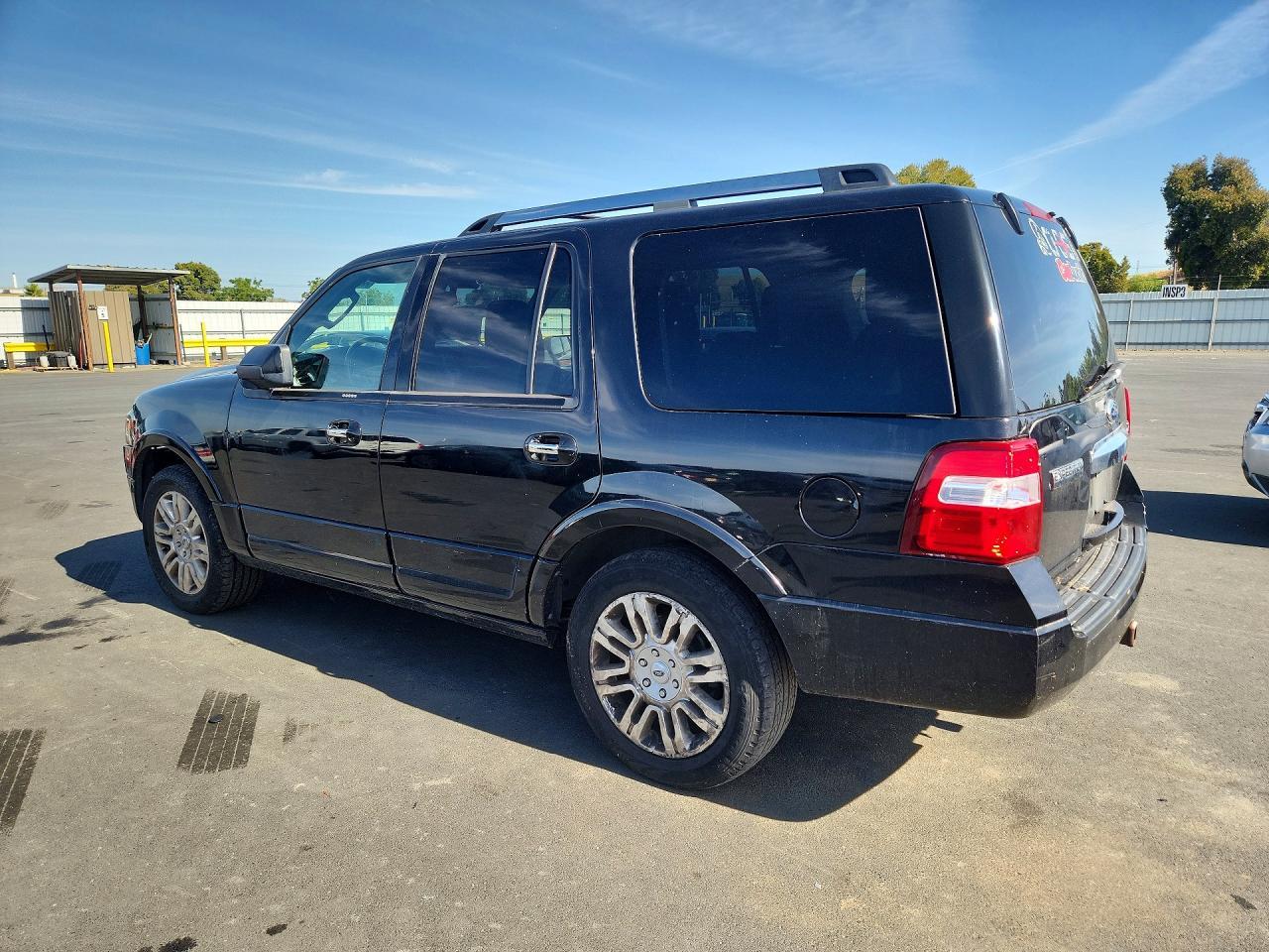 2014 Ford Expedition Limited - Image 2