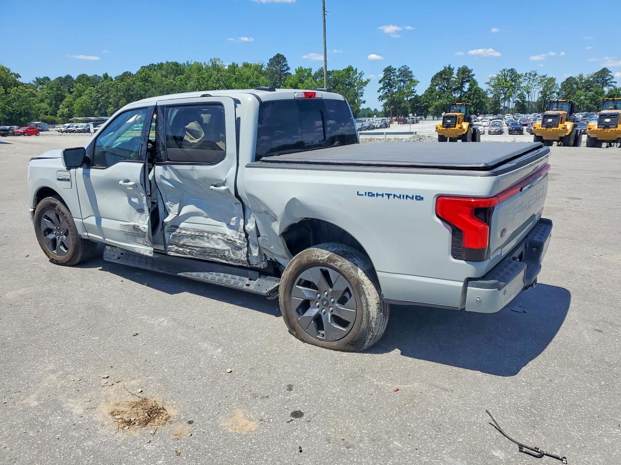 2023 Ford F150 Lightning Pro - Фото 2
