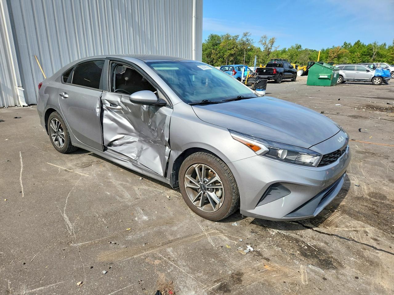 2023 Kia Forte Lxs - Фото 4