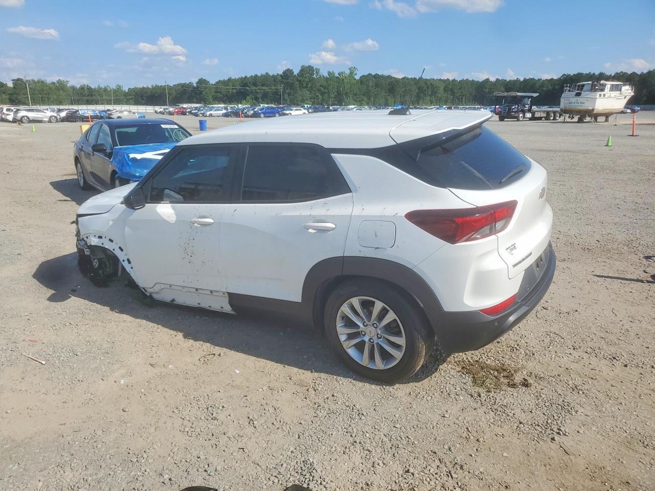2022 Chevrolet Trailblazer Ls - Image 2