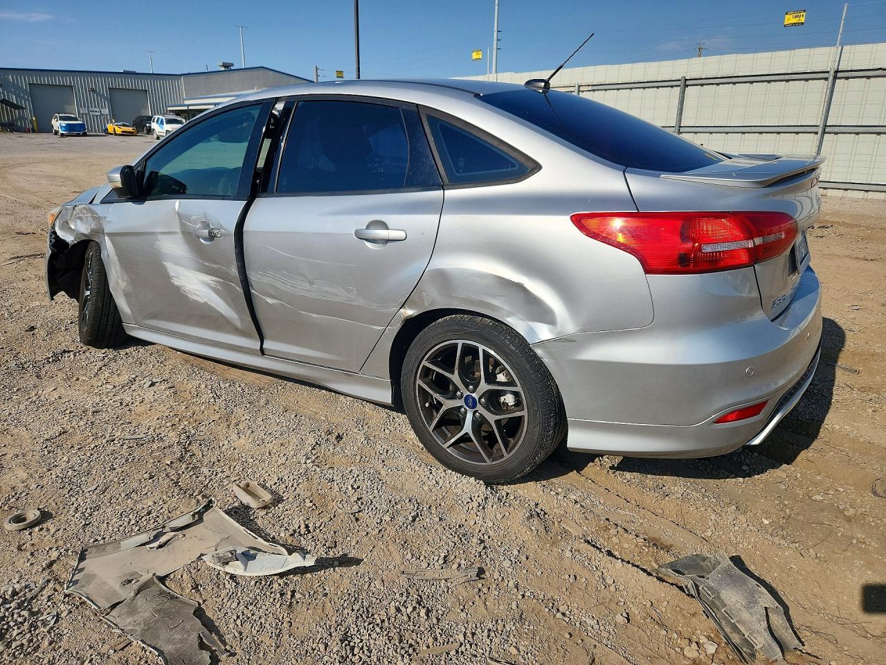 2016 Ford Focus Se - Фото 2