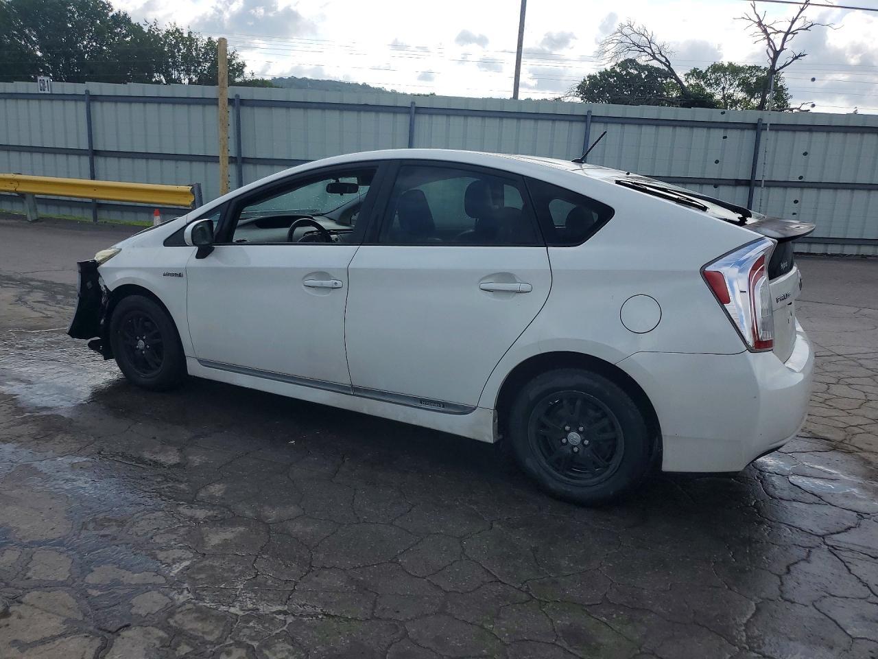 2012 Toyota Prius Two - Фото 2