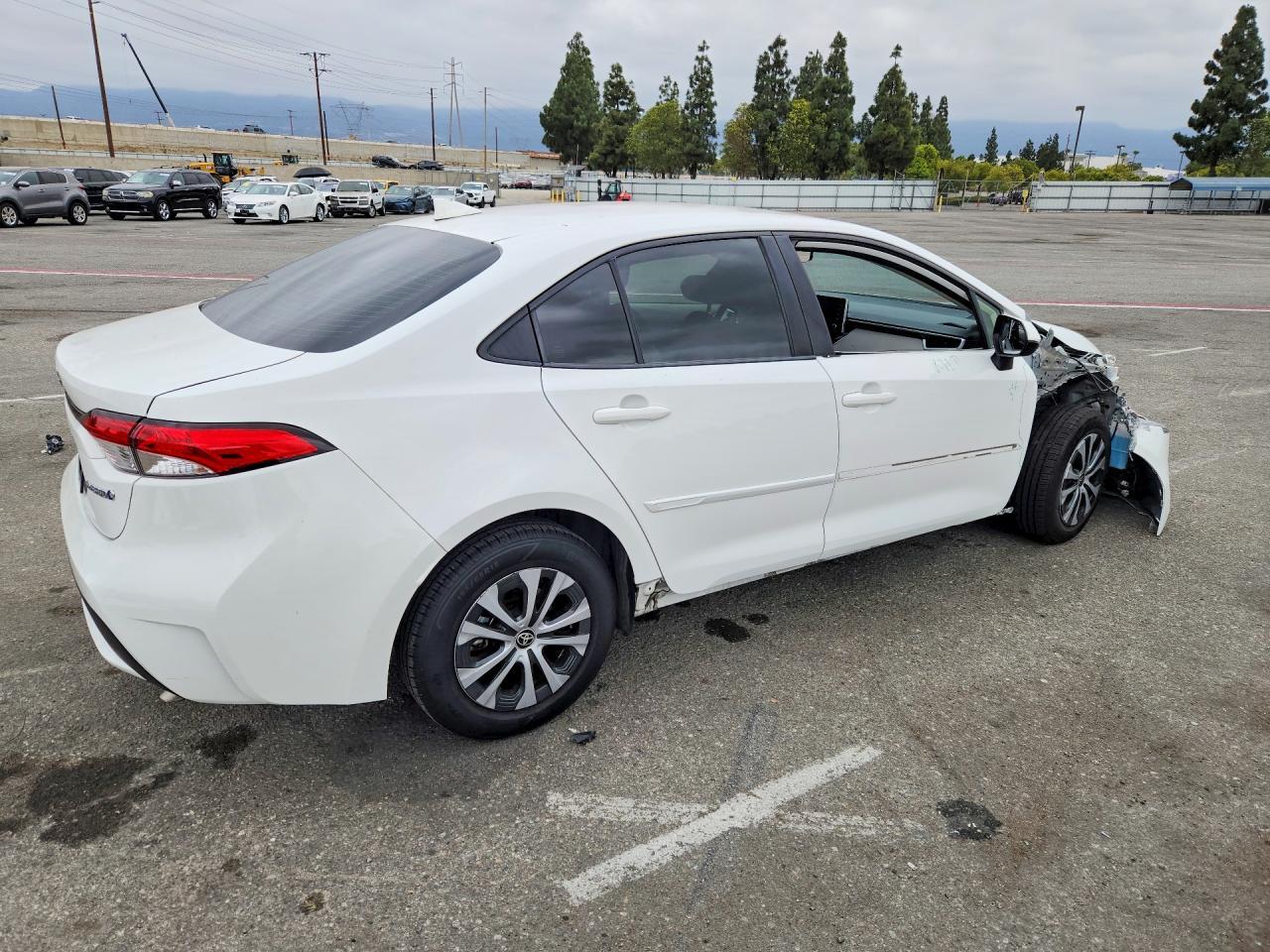 2021 Toyota Corolla Le - Фото 3