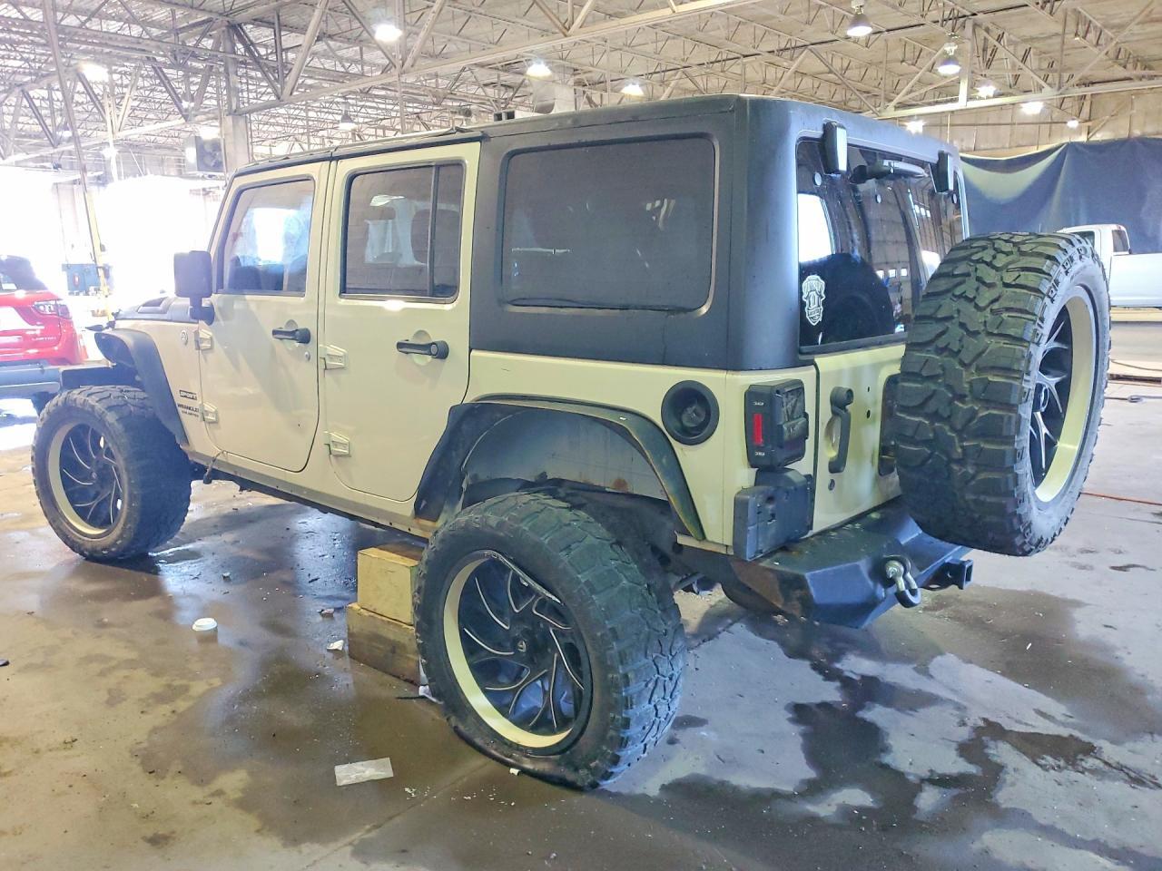 2011 Jeep Wrangler Unlimited Sport - Фото 2