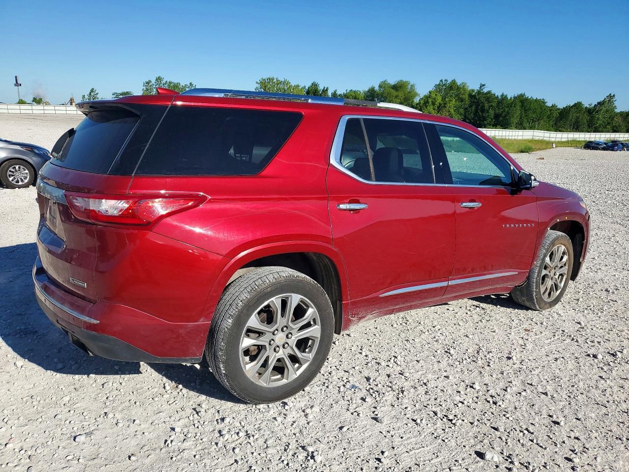 2018 Chevrolet Traverse Premier - Фото 3